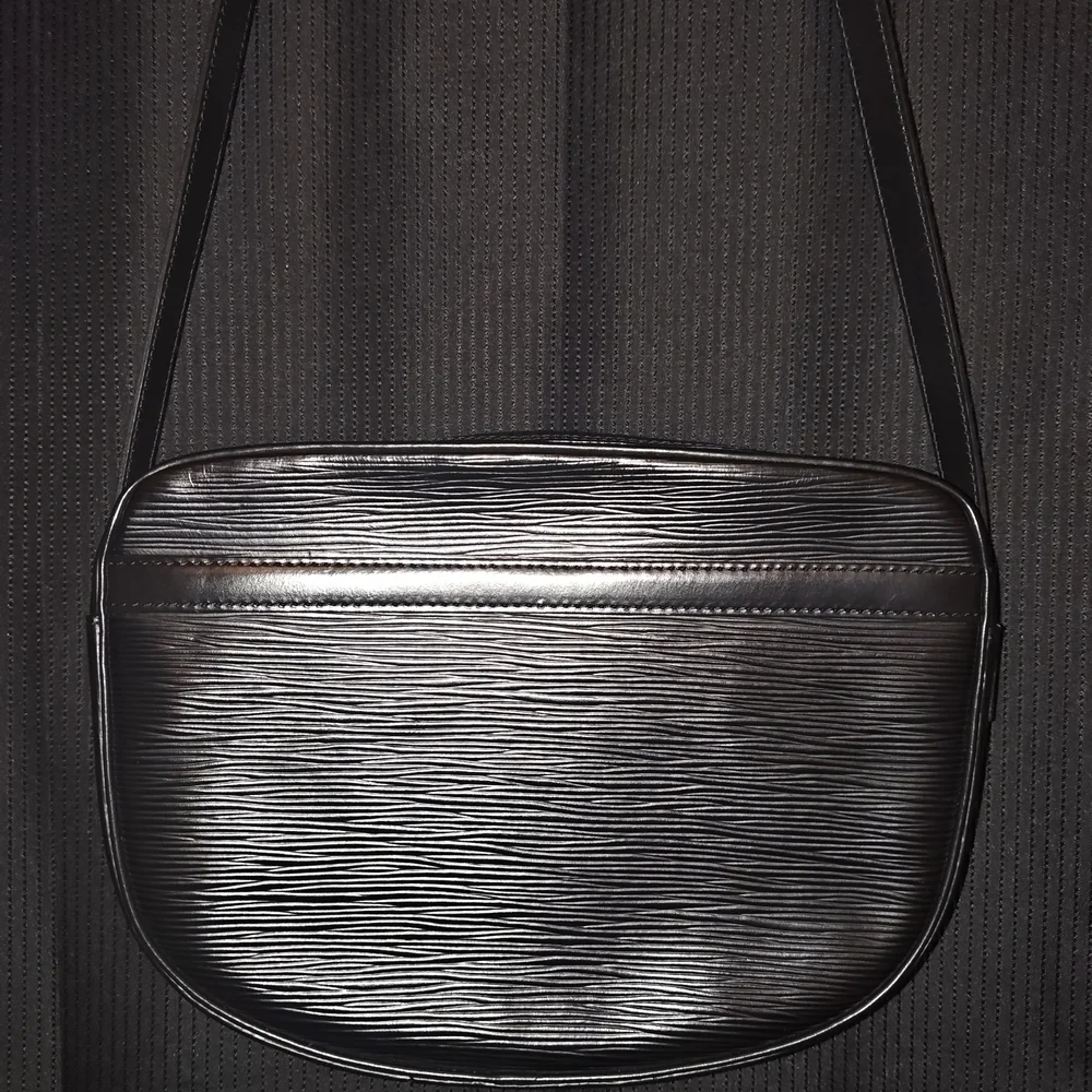 Louis Vuitton Black Epi Jeune Fille Crossbody - Picture 10 of 15